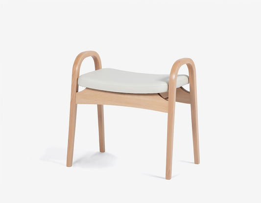 Elegant Lightweight Stool for Easy Standing designed by Isamu Kenmochi