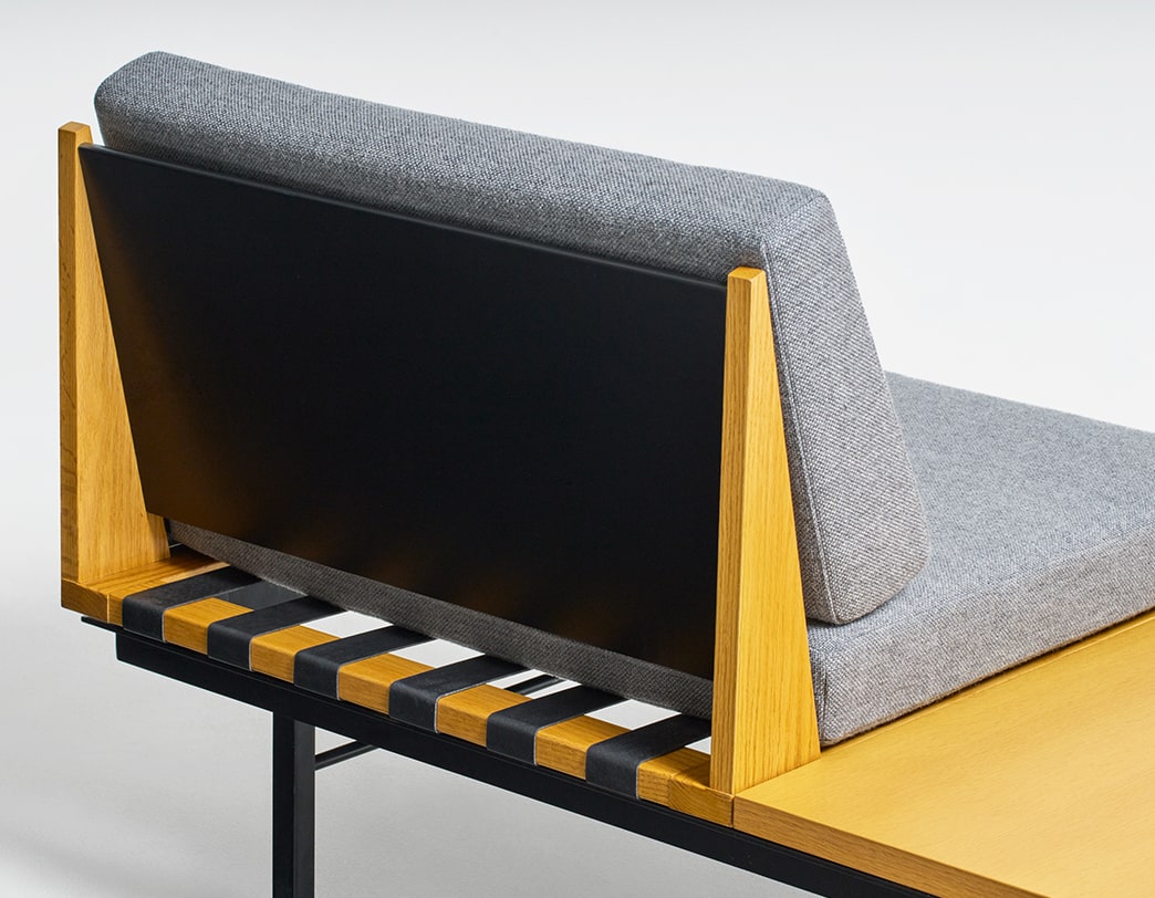 Robin Day / Form Group 1 seat sofa with table (FG3-05)