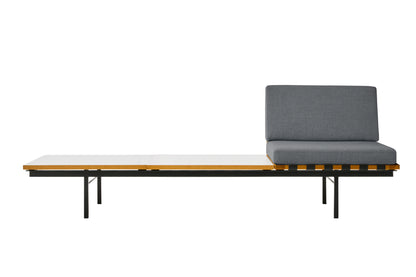 Robin Day / Form Group 1 seat sofa with table (FG3-07)