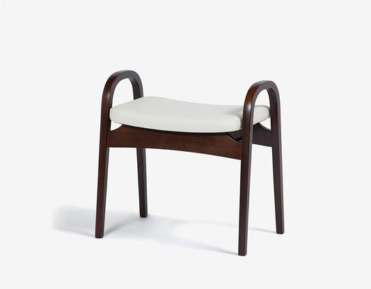 Elegant Lightweight Stool for Easy Standing designed by Isamu Kenmochi