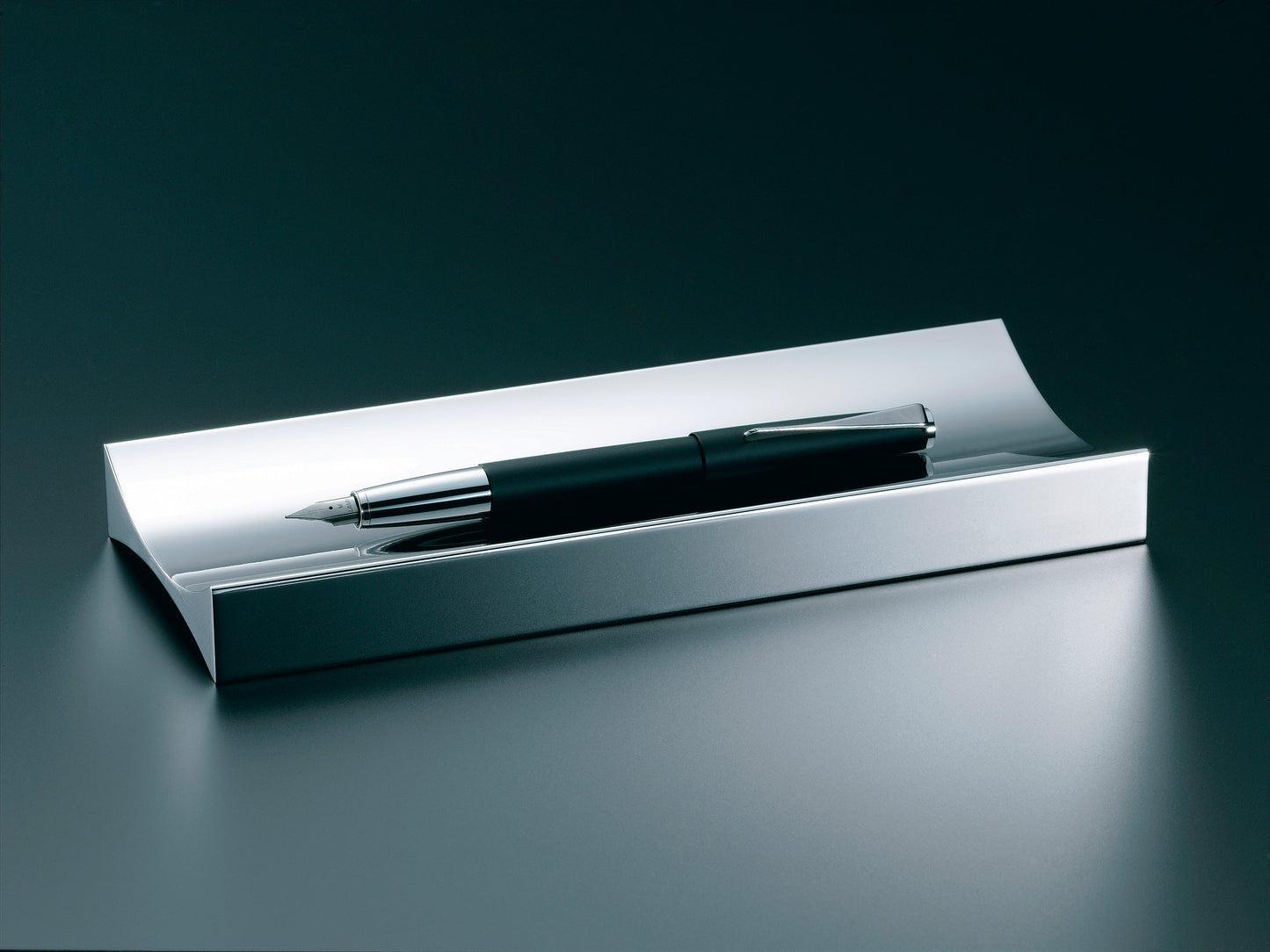 PRIMARIO /  Pen Tray