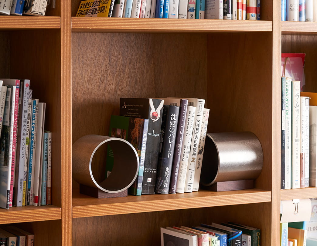 Michio Akita / PRIMARIO /  Bookend
